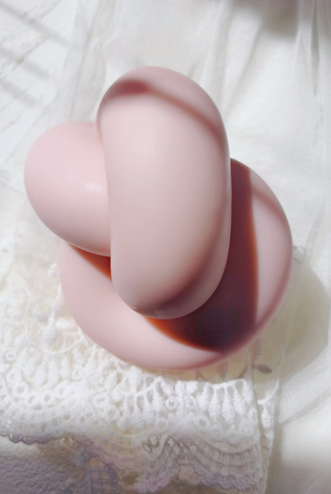 Infinity Knot Candle Mould 4 - Silicone Mould, Mold for DIY Candles. Created using candle making kit with cotton candle wicks and candle colour chips. Using soy wax for pillar candles. Sold by Myka Candles Moulds Australia