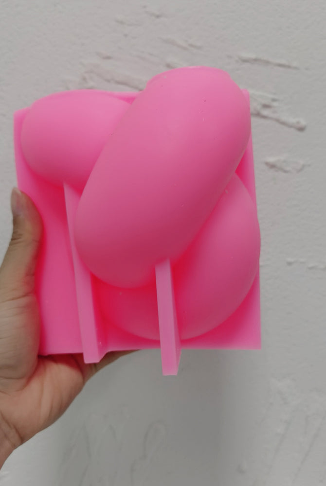 Infinity Knot Candle Mould 5 - Silicone Mould, Mold for DIY Candles. Created using candle making kit with cotton candle wicks and candle colour chips. Using soy wax for pillar candles. Sold by Myka Candles Moulds Australia