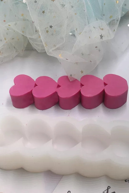 Heart Chain Candle Mould 3 - Silicone Mould, Mold for DIY Candles. Created using candle making kit with cotton candle wicks and candle colour chips. Using soy wax for pillar candles. Sold by Myka Candles Moulds Australia