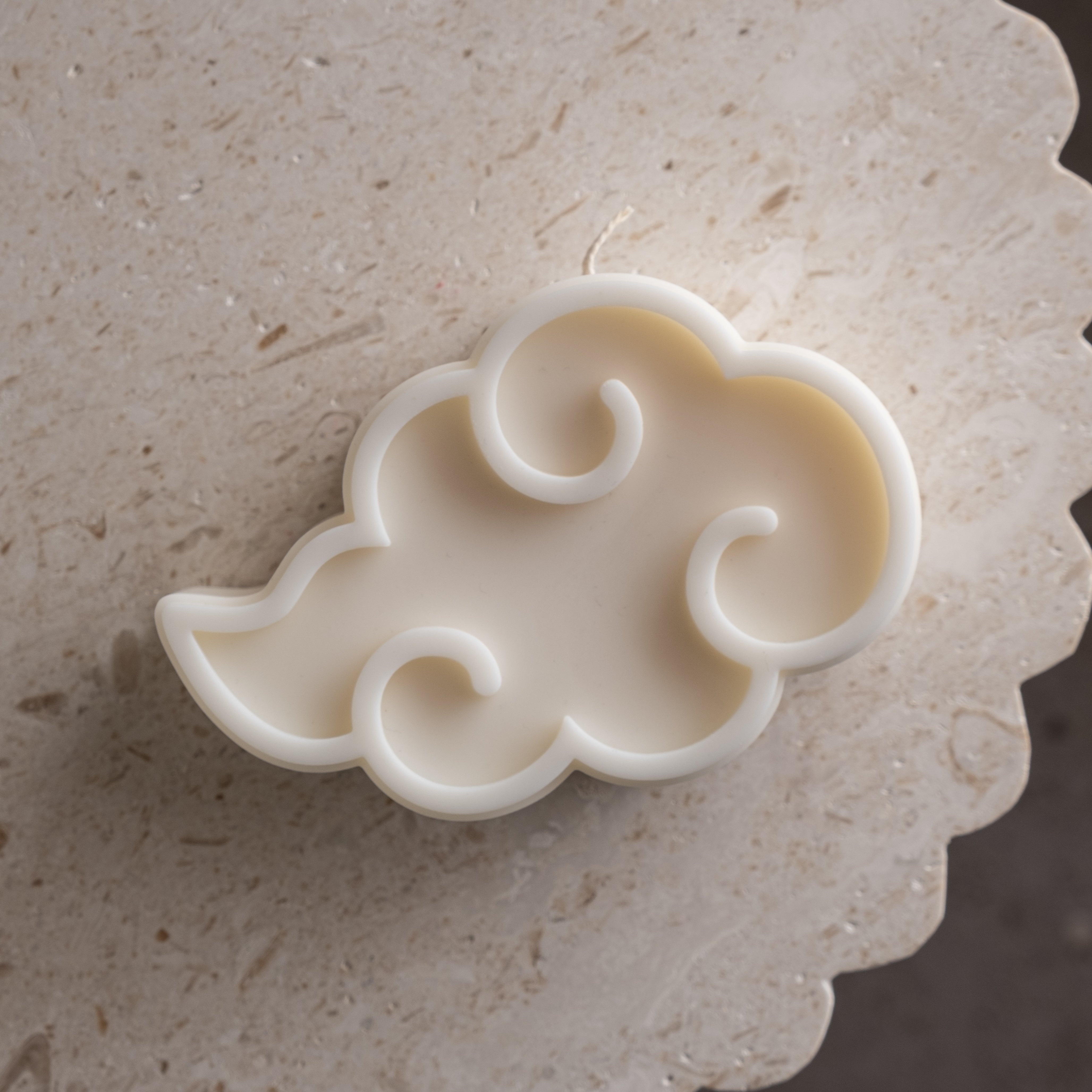 High-quality Cloud Candle Mould silicone candle mould from MYKA Candles and Moulds, great for resin moulds and professional baking mould needs.