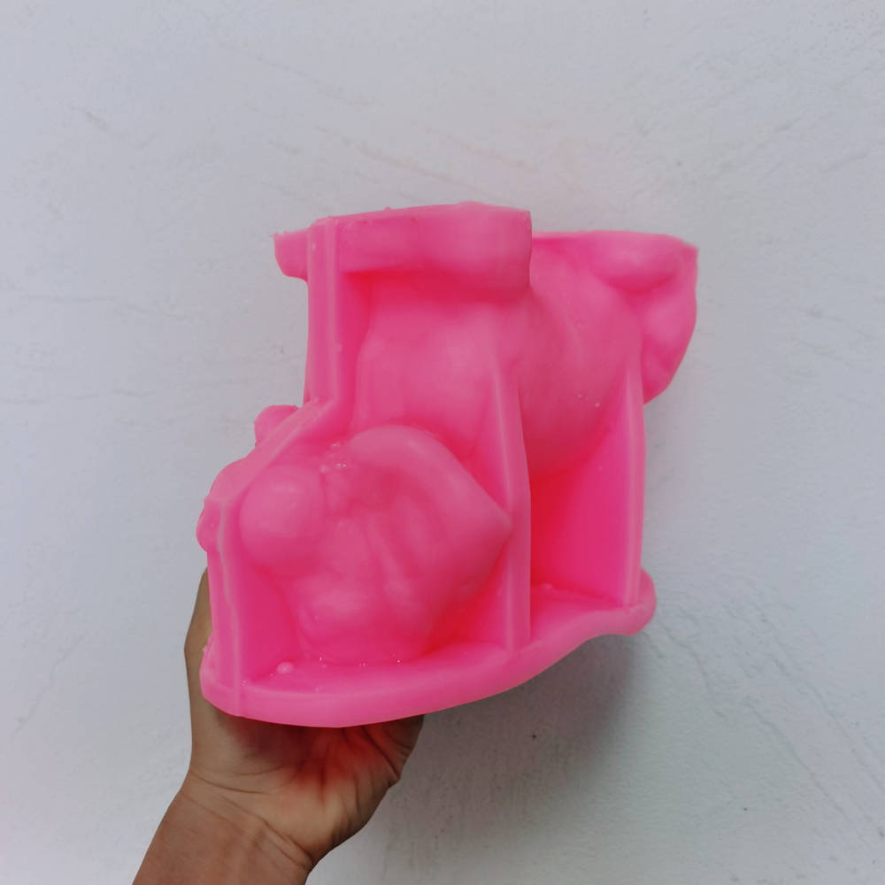 High-quality Dachshund Puppy Candle Mould silicone candle mould from MYKA Candles and Moulds, great for resin moulds and professional baking mould needs.